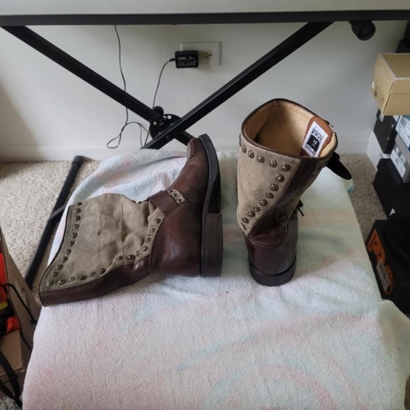 VERY slightly worn FRYE BOOTS... just for YOU!! - Picture 4 of 5